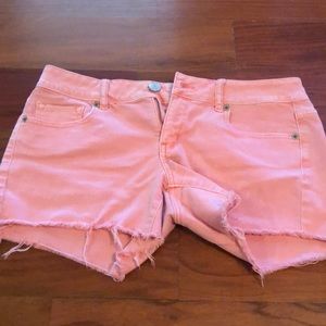 American Eagle frayed hem pink shorts